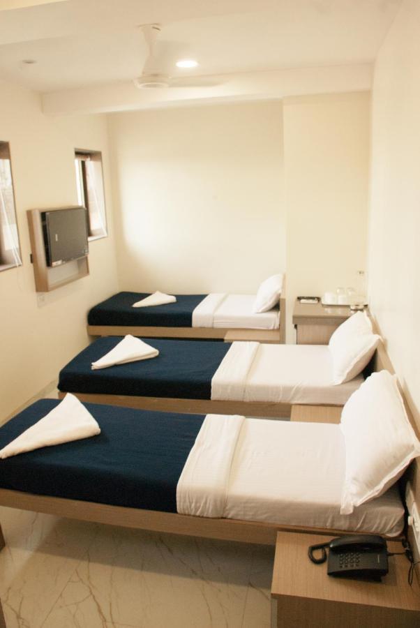 City Hotel Bombay Extérieur photo
