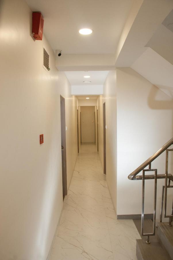 City Hotel Bombay Extérieur photo