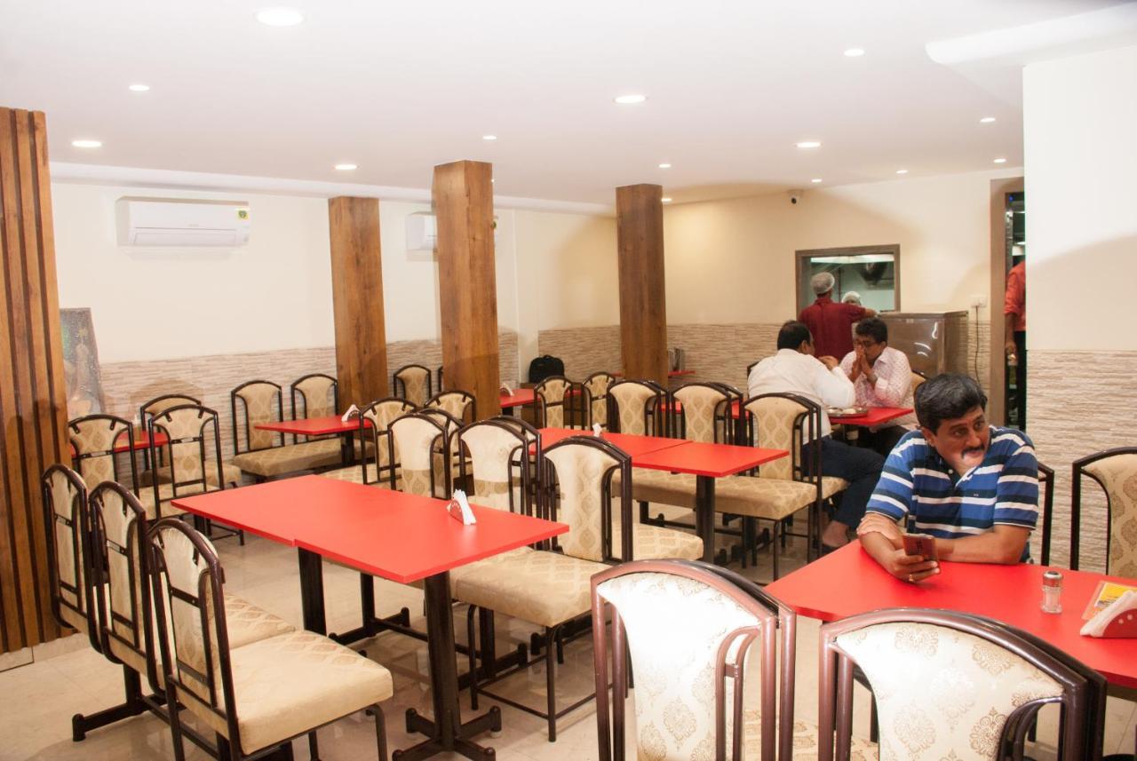 City Hotel Bombay Extérieur photo