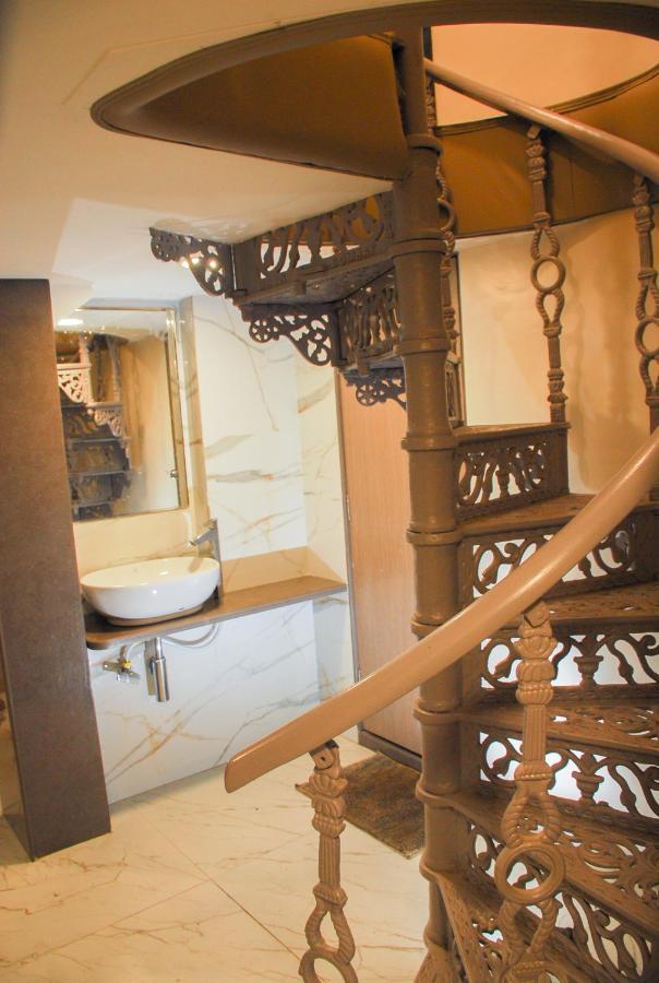 City Hotel Bombay Extérieur photo