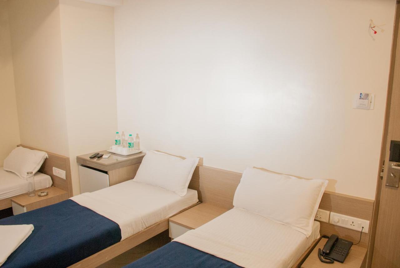 City Hotel Bombay Extérieur photo