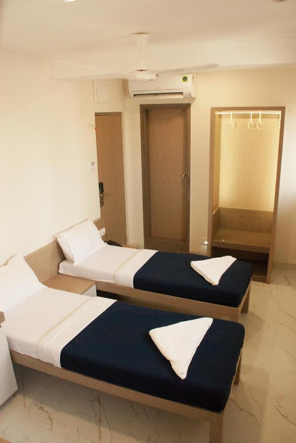 City Hotel Bombay Extérieur photo