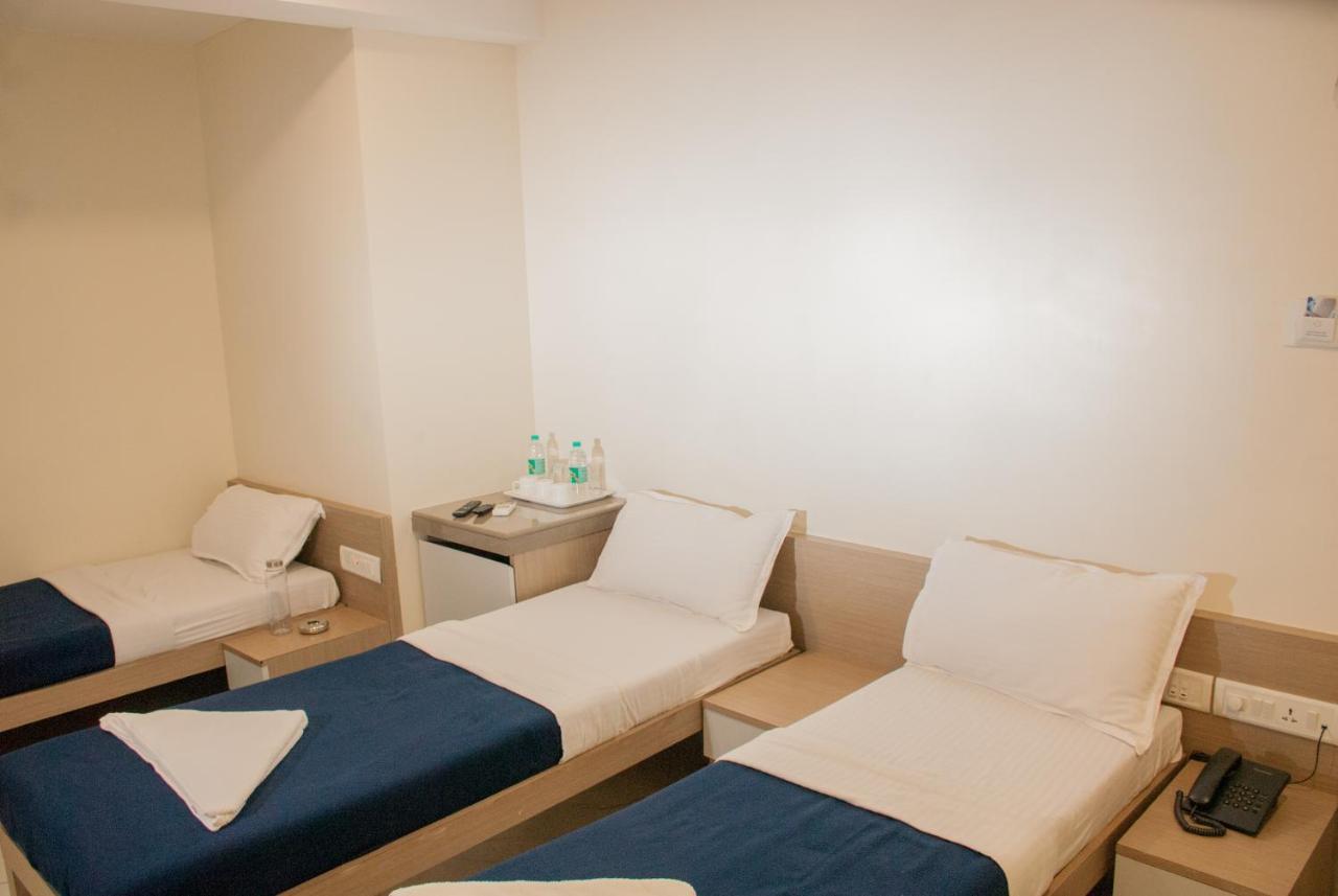 City Hotel Bombay Extérieur photo