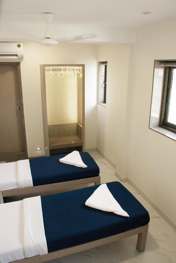 City Hotel Bombay Extérieur photo
