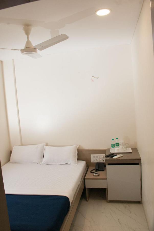 City Hotel Bombay Extérieur photo